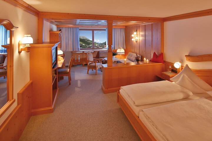 Room 6 of 50