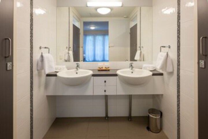 Room 118 of 210