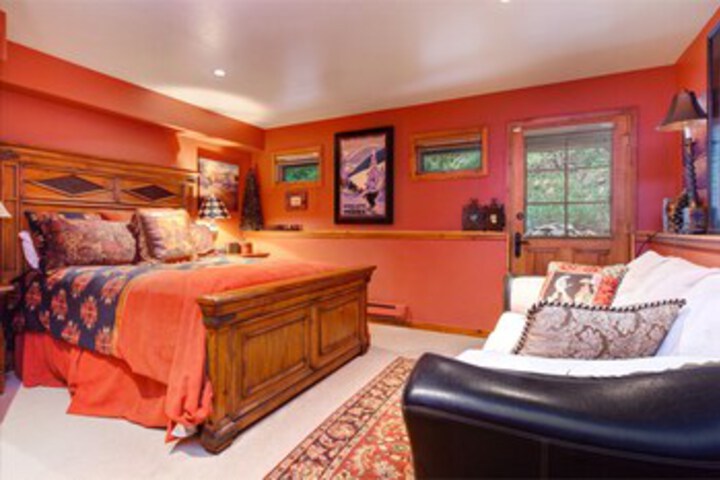 Room 25 of 31