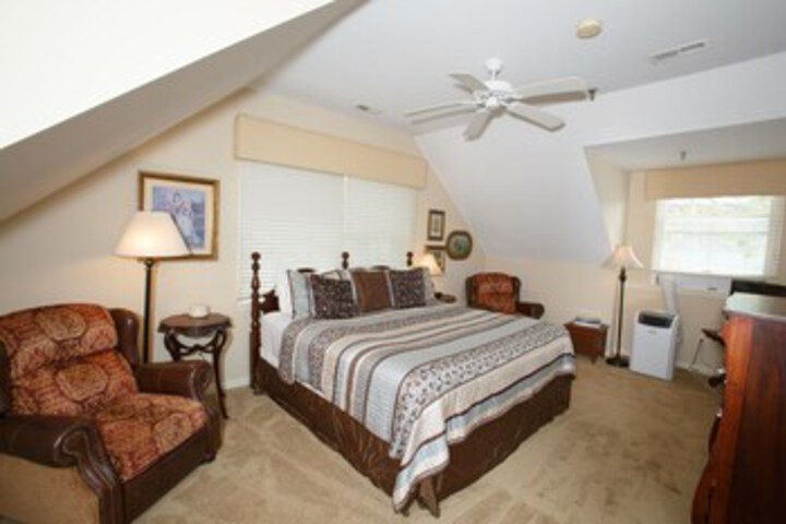 Room 211 of 253