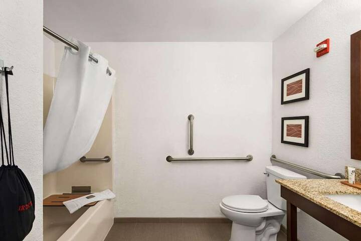 Room 15 of 39