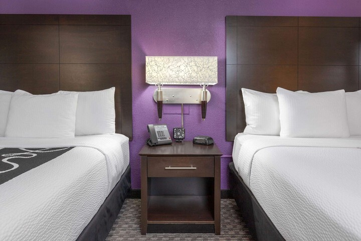 2 Double Beds (2 of 4)