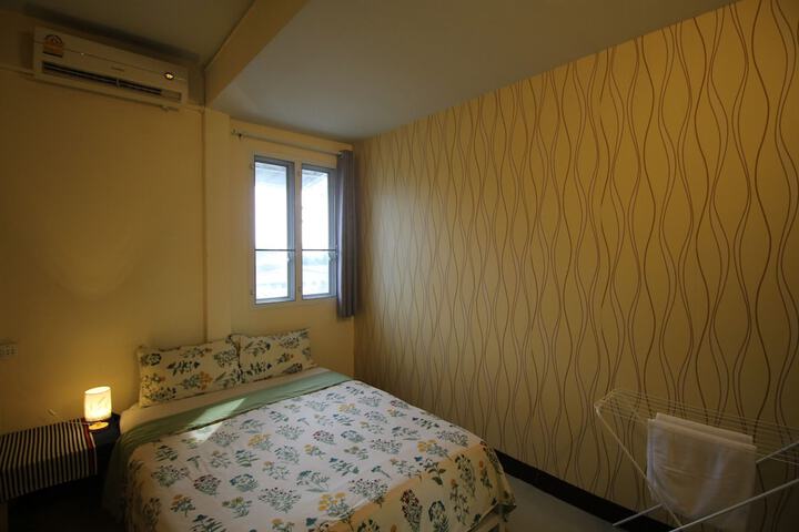 Room 14 of 210