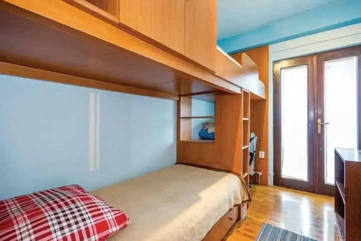 Room 3 of 17