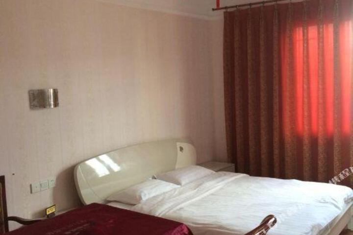 Shipei Business Hotel
