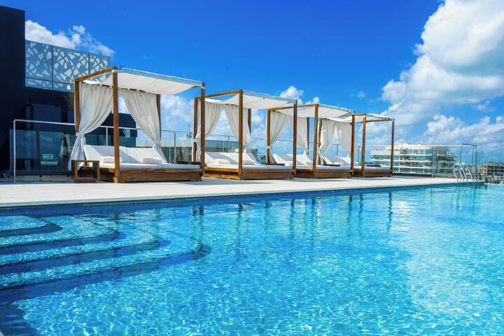 Pool 44 of 66