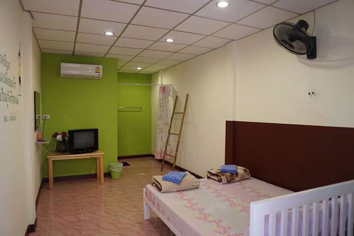 Room 5 of 36