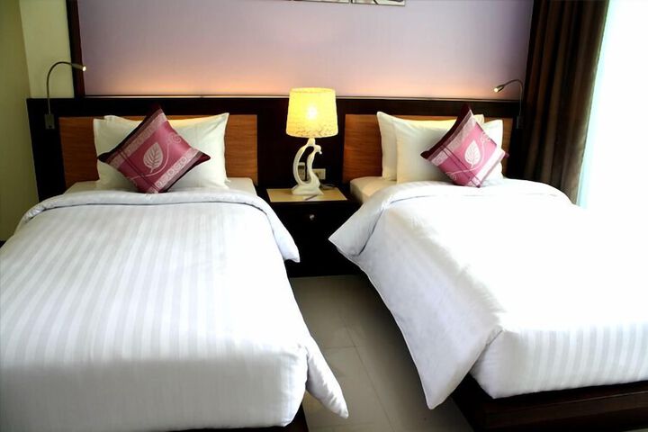 Room 5 of 17