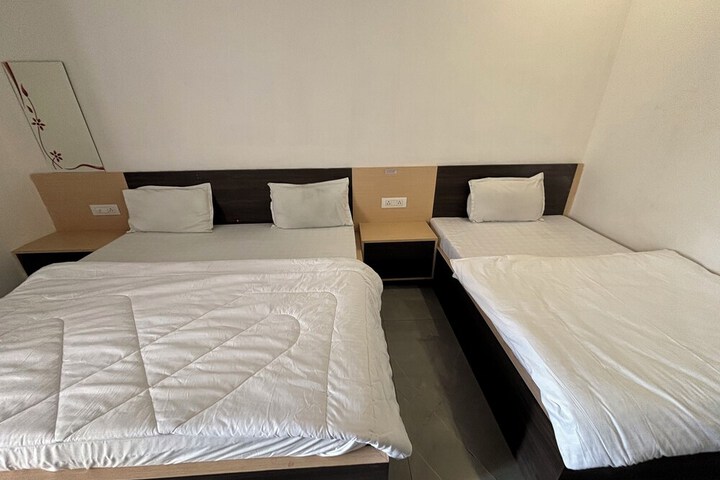 Room 8 of 36