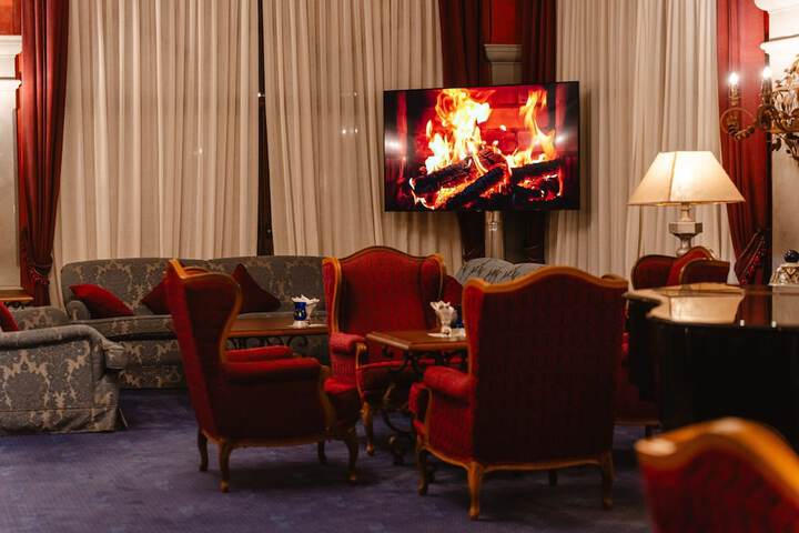 Lounge 125 of 163