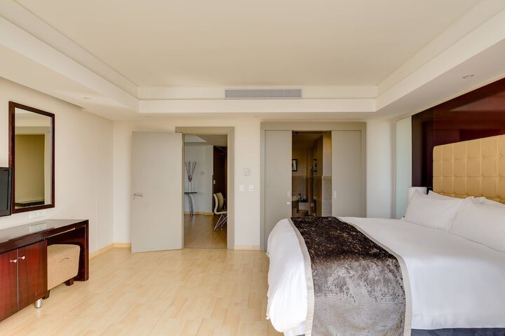 Room 25 of 145