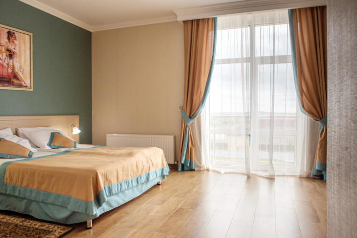 Room 8 of 40
