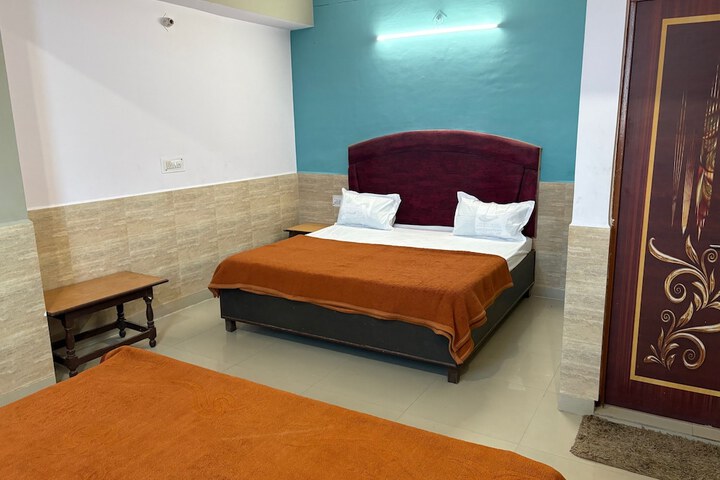 Room 2 of 15