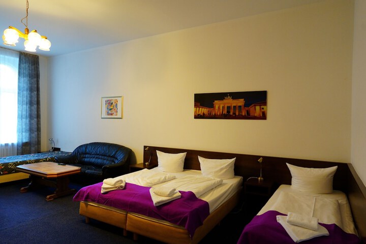 Room 17 of 71