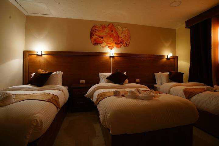 Room 14 of 37