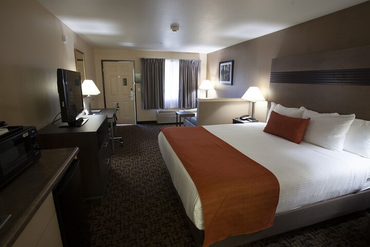 1 King Bed (1 of 5)