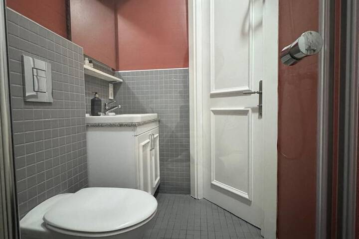 Room 14 of 25