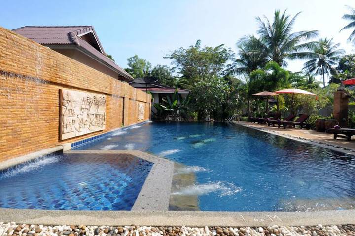 Pool Hotel