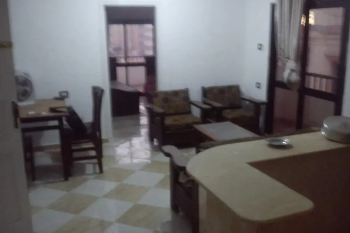 Room 5 of 8