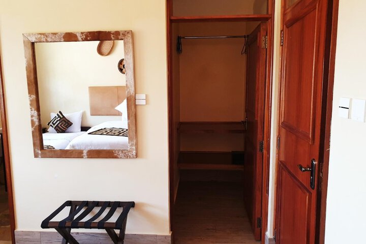 Room 18 of 117