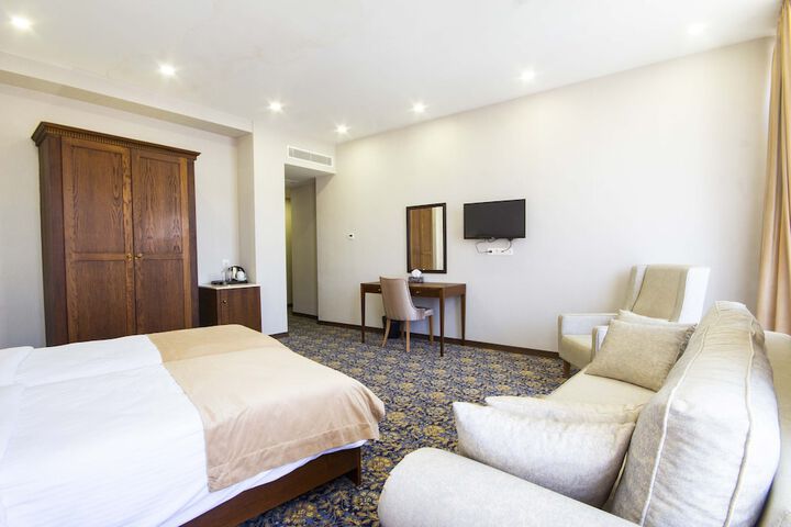 Room 30 of 72