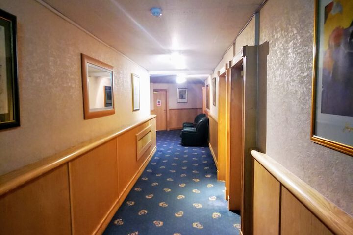 Ballroom/Hall 32 of 34
