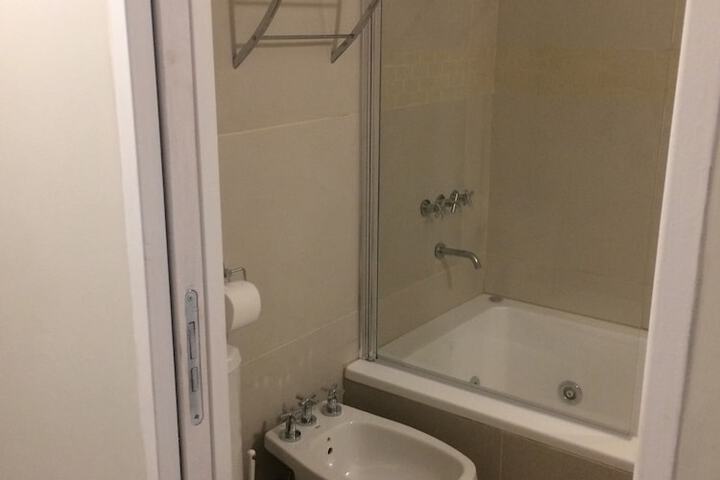Room 16 of 33