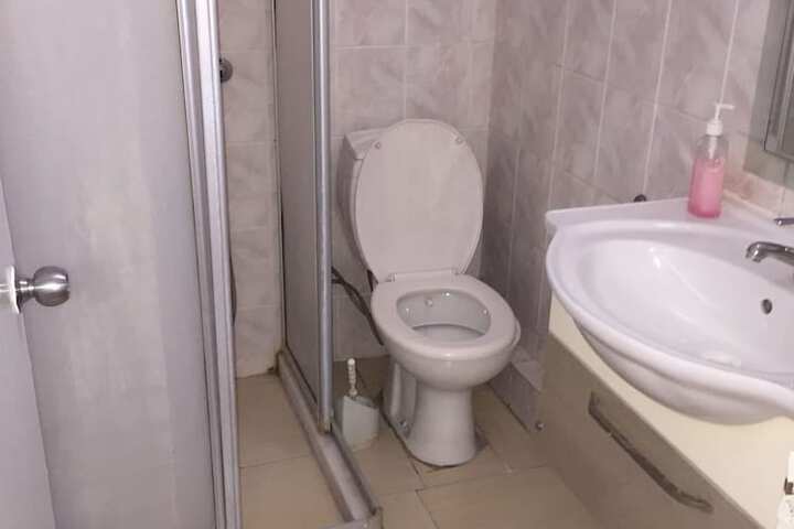 Room 10 of 29
