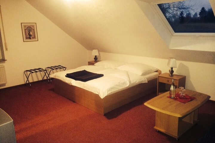 Room 7 of 34