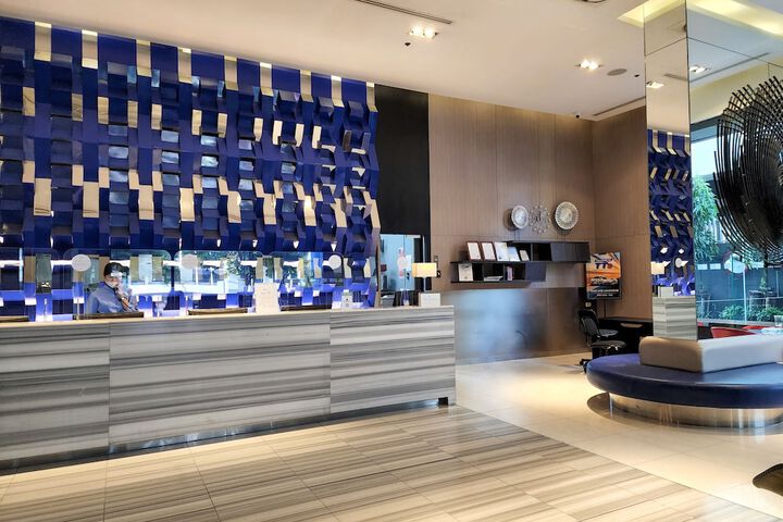 Entrance & Lobby