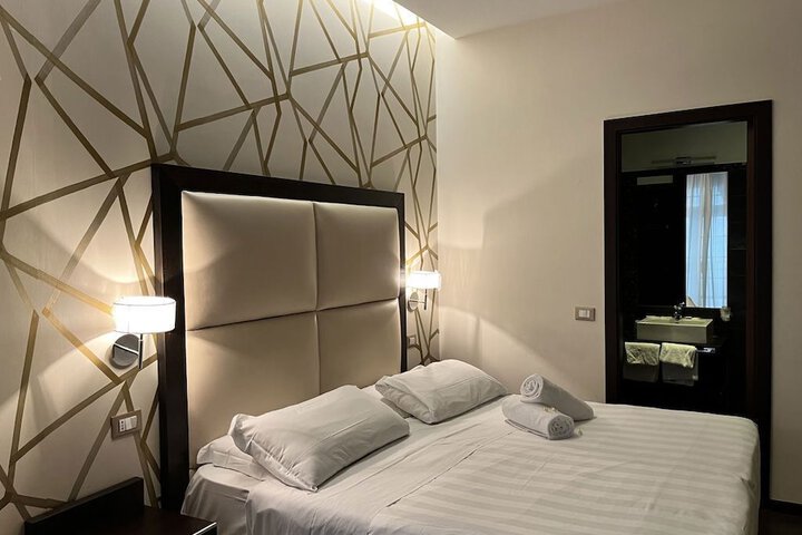 Room 33 of 50