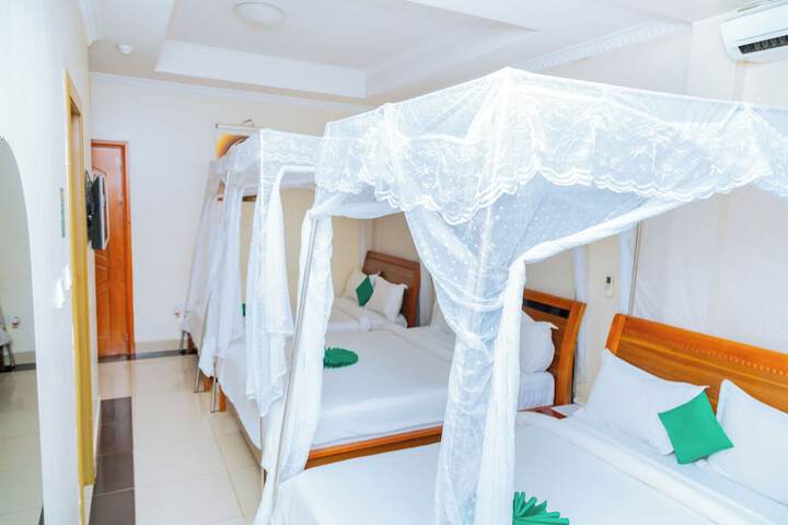 Room 27 of 103