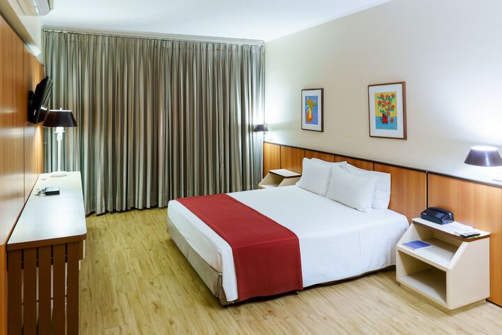Room 13 of 78