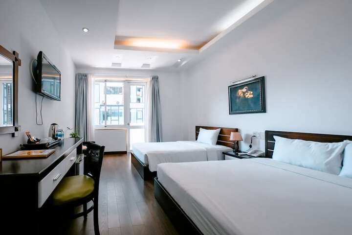 Room 2 of 117