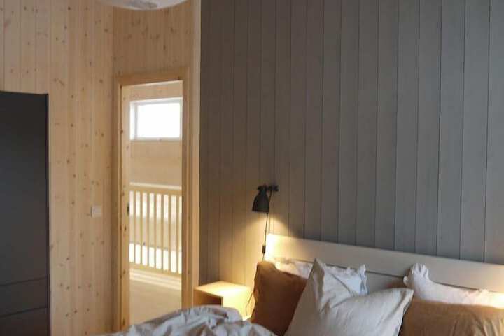 Room 8 of 63