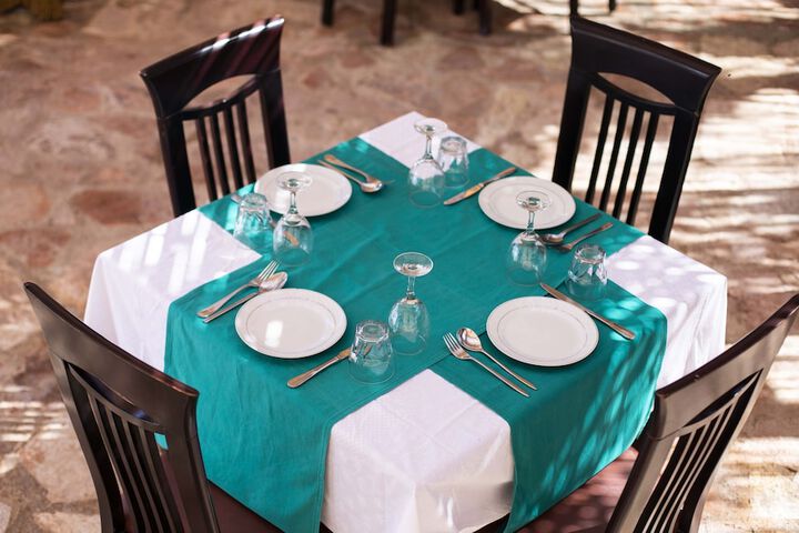 Dining 84 of 131