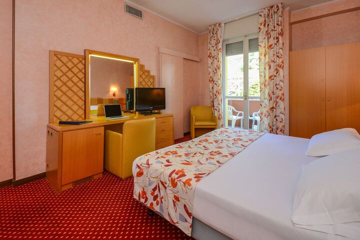 Room 7 of 140