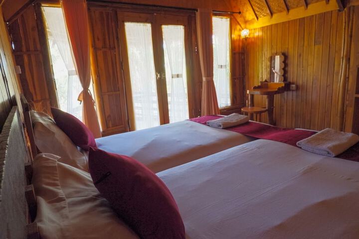 Room 7 of 28