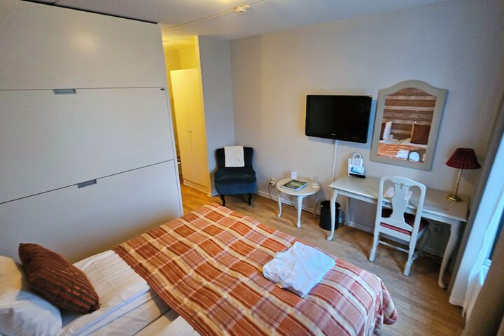 Room 33 of 75