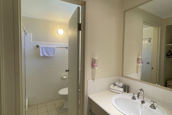 Room 21 of 27