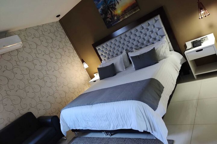 Room 14 of 30