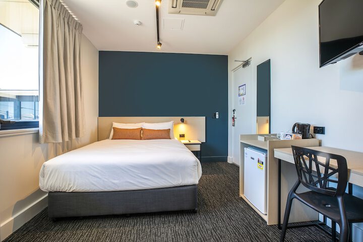 Room 9 of 31