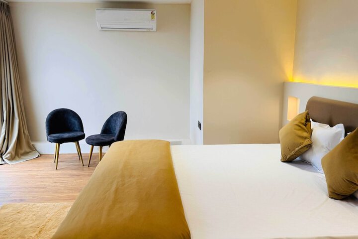 Room 20 of 104