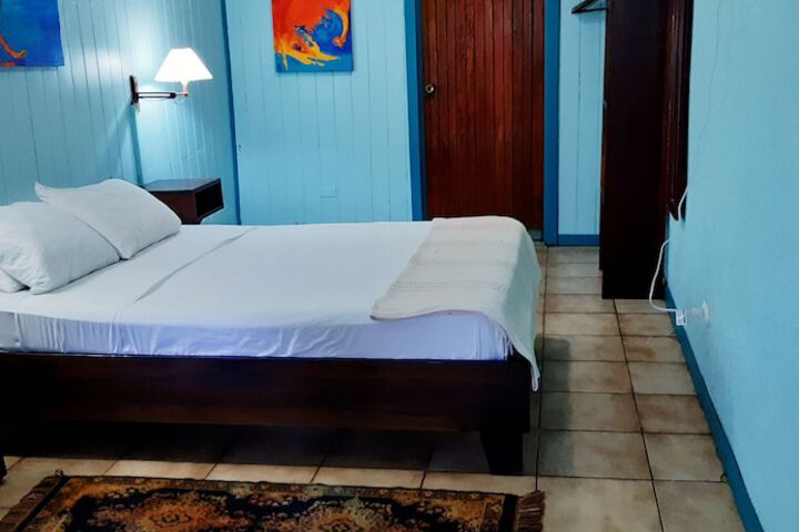 Room 16 of 87