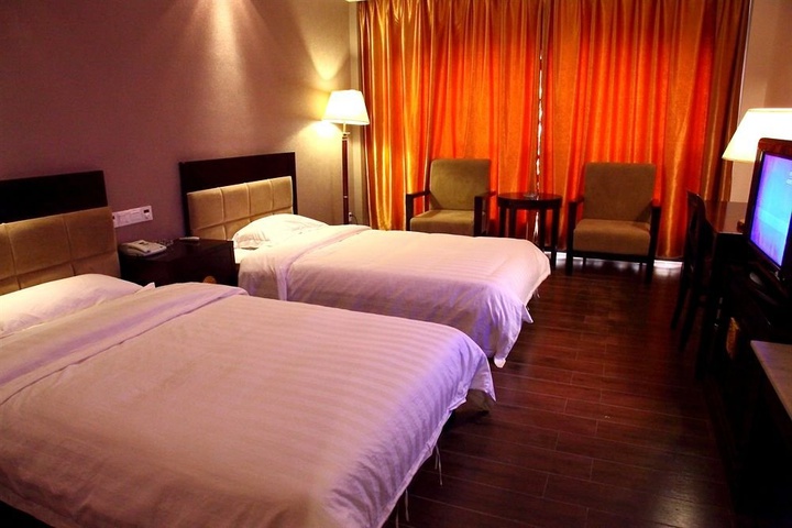 Room 2 of 10