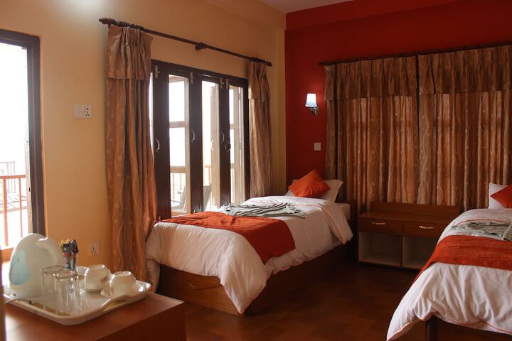 Room 2 of 39