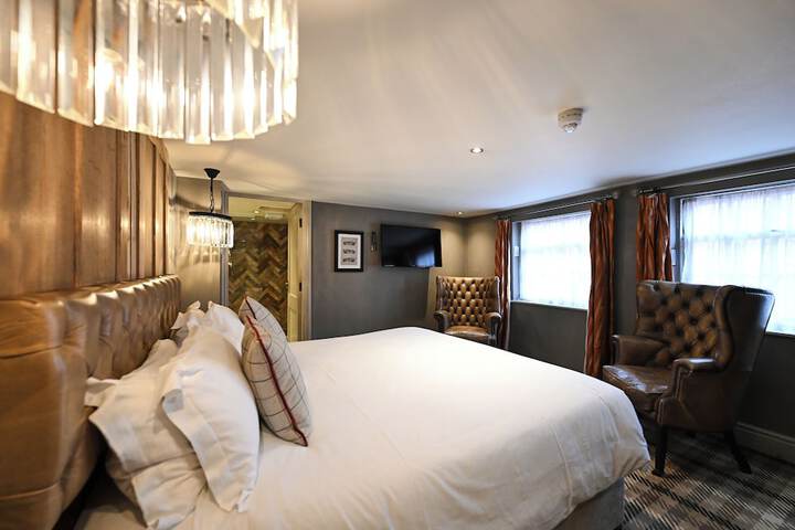 Room 8 of 25