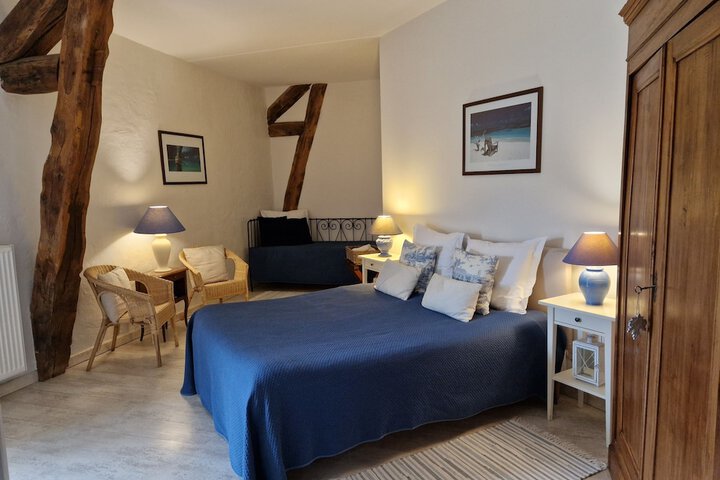 Room 9 of 35