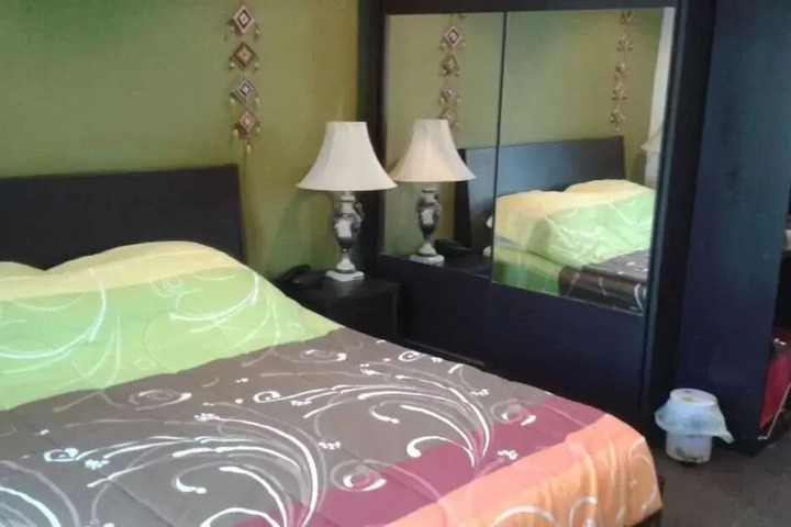 Room 13 of 34