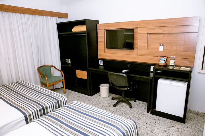 Room 12 of 42